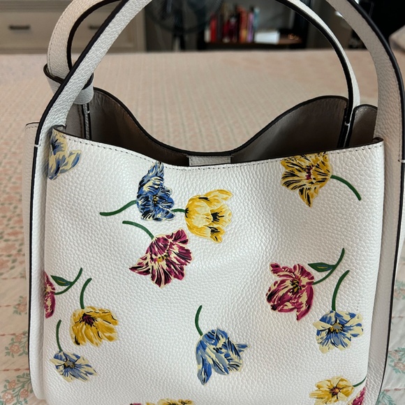 Kate Spade Knott Tulip Toss Embellished Medium Crossbody Tote KB282 White & Pink - Picture 4 of 16